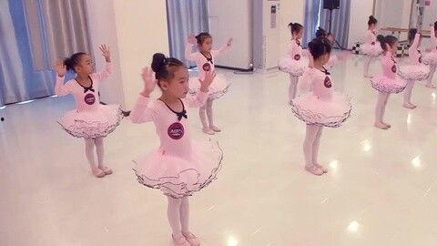 小宝宝舞蹈视频,小宝宝舞蹈视频萌态十足